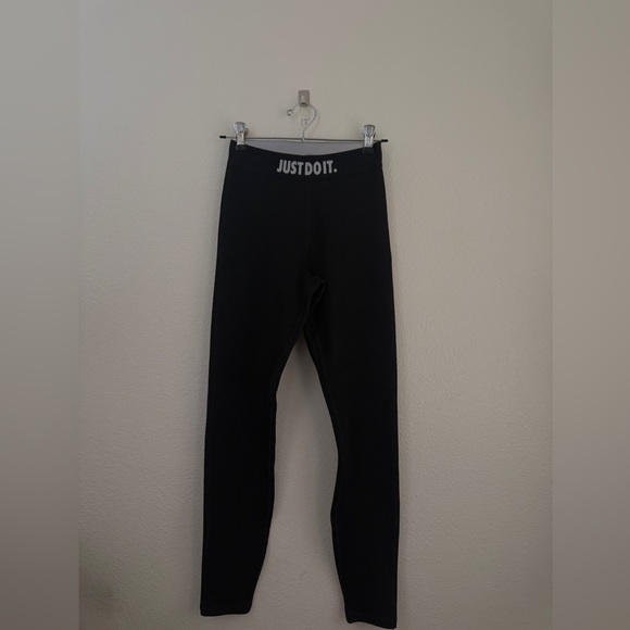 Nike Set - Picture 2 of 2